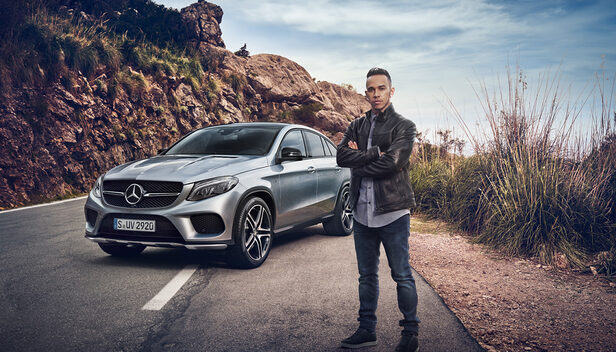 'In their element on any terrain' - <b>Jung von Matt</b> realizes the new MERCEDES-Benz SUV campaign with Formel 1 World Champion Lewis Hamilton