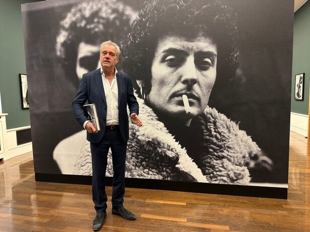 ‘ALICE SPRINGS. RETROSPECTIVE’ (3 June - 19 November, 2023) at the Helmut Newton Foundation in Berlin presents unpublished photos from the Newtons’ apartment in Monaco