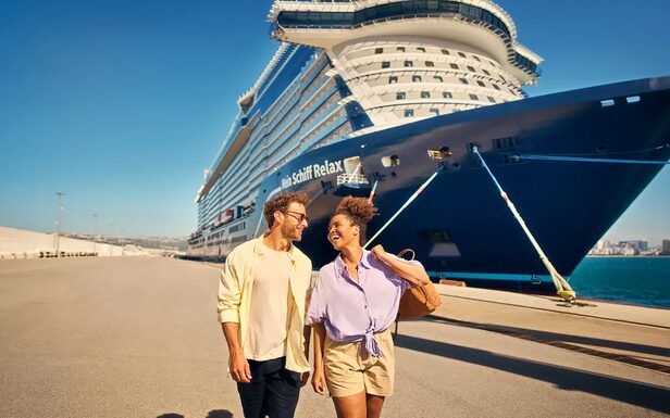 <b>MONDAY IN MAY</b> : <b>'Jeder Moment eine Reise' TUI CRUISES Kampagne für Jakala</b> -- PLUS: 'The first of a new era' - BMW iX3 Kampagne mit Jung von Matt & Pheline Roggan für ELECTRIFIED Mag