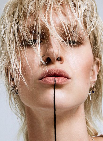 Dashliner - das Beauty Shooting mit Model Eveline Rozing, eine Zusammenarbeit von KULT ARTISTS Make-up Expertin Isabel EILER und Hair Stylist Hauke KRAUSE