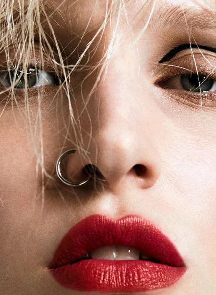 Dashliner - das Beauty Shooting mit Model Eveline Rozing, eine Zusammenarbeit von KULT ARTISTS Make-up Expertin Isabel EILER und Hair Stylist Hauke KRAUSE