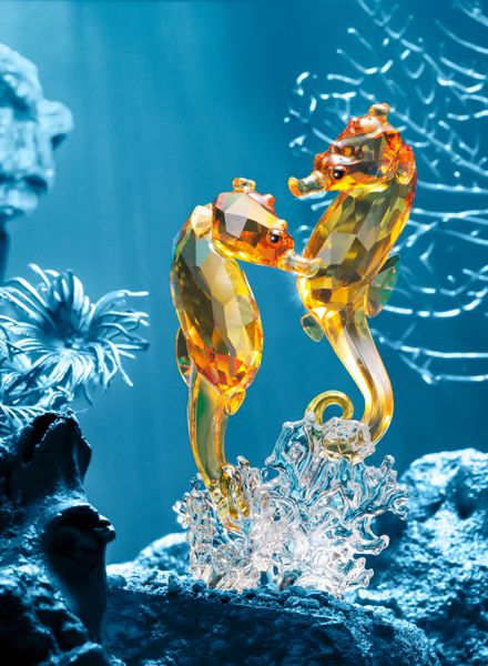 'Unter dem Meer'- für das SWAROVSKI Magazin setzt Set Designer Alexander WUCHTERL c/o LES ARTISTS die neuen 'Mother Nature' Kreationen 3 Mal in Szene