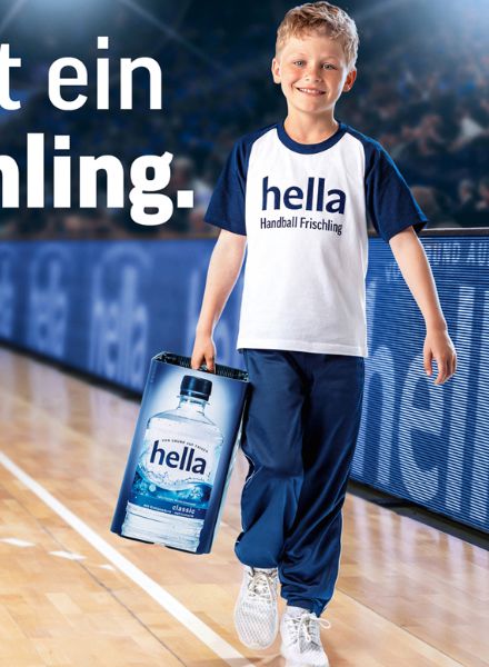 'Become a hella youngster!' - and serve handball pros HELLA Mineralbrunnen mineral water; we have three campaign motifs by Anna TARRIN