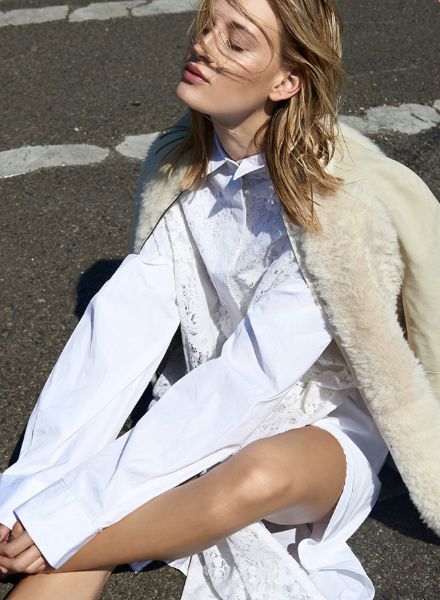 'The East West Girl' - das Fashion-Editorial für VOGUE Brasilien von Stylistin Julia QUANTE c/o PERFECTPROPS