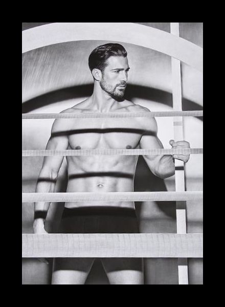 Steel as sexy as it is hard - set designer Udo GREMBOWICZ c/o PRODUCTION WORLD built the sexy sets for the ABRAMS STAHL art 2016 calendar