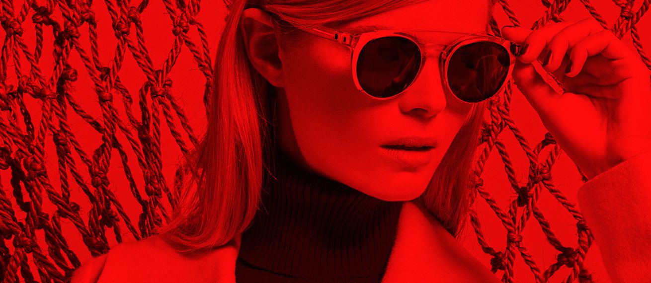 ASTRID M. OBERT : photographs marine looks for BURDA STYLE, M. ASAM BEAUTY, MINX FASHION campaign and the dreamlike location ULI'S HOUSE on the island of SYLT