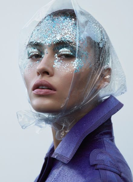 LUNDLUND : Fashion Editorials in der ELLE Schweden, HARPER'S BAZAAR US, VOGUE Japan, VOGUE Germany, MILK, WSJ Mag, CACTUS, VOGUE BEAUTY Japan, im THE EDIT von Net-A-Porter Mag und im OFF BLACK