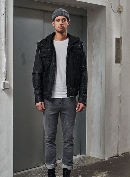 Male Model Dennis DRÖMER c/o VIVA MODELS im aktuellen BE EDGY Lookbook, drei Motive für Euch auf GoSee