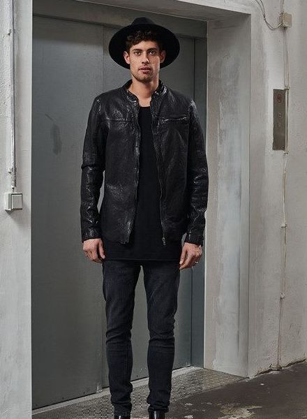 Male Model Dennis DRÖMER c/o VIVA MODELS im aktuellen BE EDGY Lookbook, drei Motive für Euch auf GoSee
