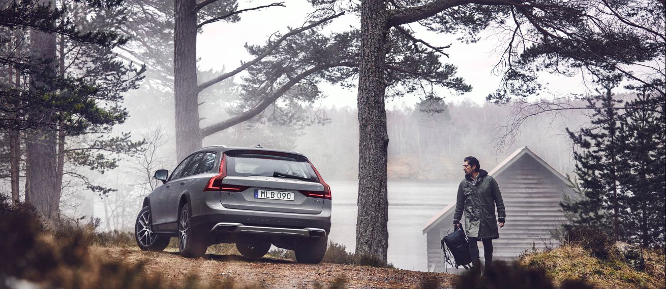 Fanny Fournier and Tony Ward in the global launch campaign of the VOLVO V90 CROSS COUNTRY - with photos by Patrik JOHALL c/o SUPERSTUDIO