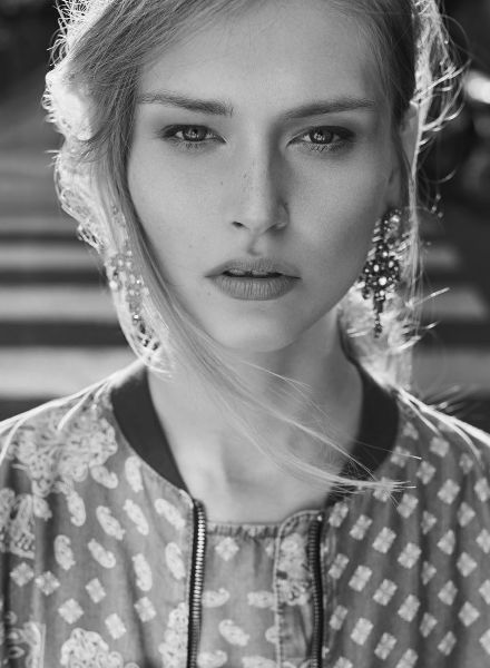 RICH & ROYAL S/S 2017 Kampagne mit Justine Geneau, fotografiert in Lissabon von Andreas Ortner