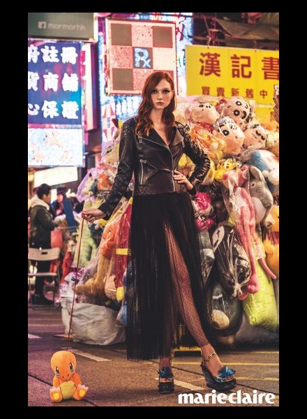 Model Natalya PIRO c/o LOUISA MODELS zieht es für die MARIE CLAIRE Hong Kong unübersehbar-glamourös auf die Strasse, Fotos Cintia Barroso Alexander
