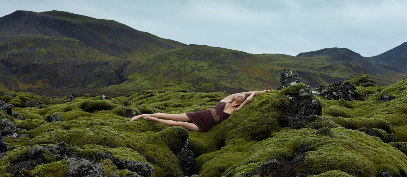 Sven Jacobsen fotografiert HANRO OF SWITZERLAND Kampagne mit Agenc auf Island