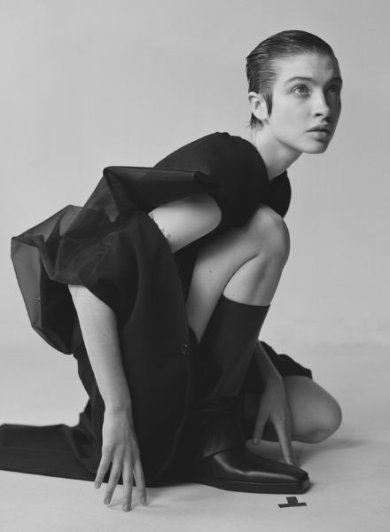 Benjamin VNUK c/o LUNDLUND fotografiert Vogue Ukraine Coverstory Mai 2017 mit Lera Abova