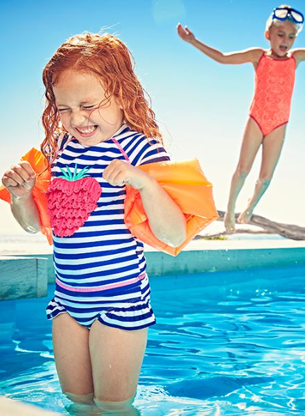 KARINA BEDNORZ : Beatrice HEYDIRI photographs for CHICCO Shoes, NIVEA SENSES beauty shoot, RENO sandals shoot at the beach, SPORTS DIRECT Kids, and Summer motifs for HEATONS