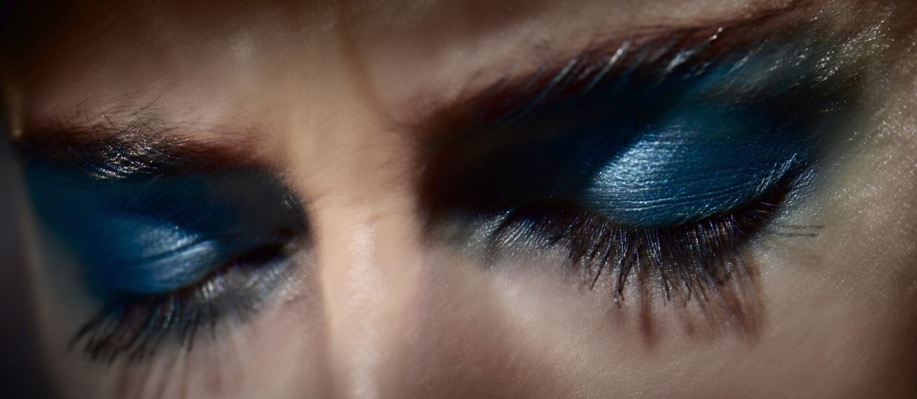 'Don't even think about it' düster-glamouröse Beauty-Strecke von Bernd OTT im SALVE MAG