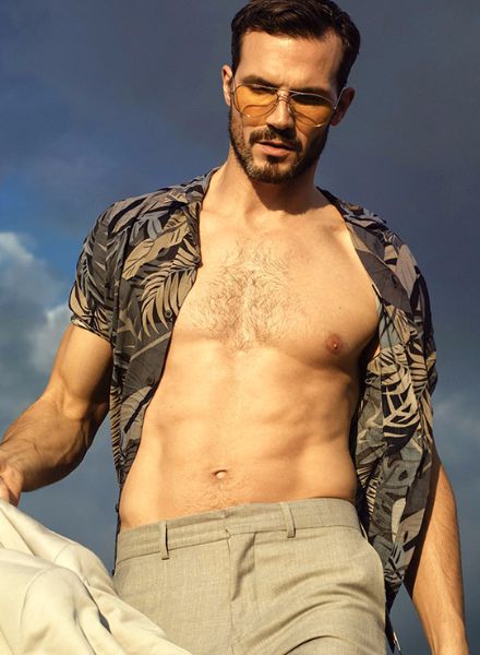 'Vice City' zeigt Euch sexy Male Model Adam COWIE c/o LOUISA MODELS im FANTASTICS Magazin, fotografiert wurde er für die Coverstory von Malc Stone