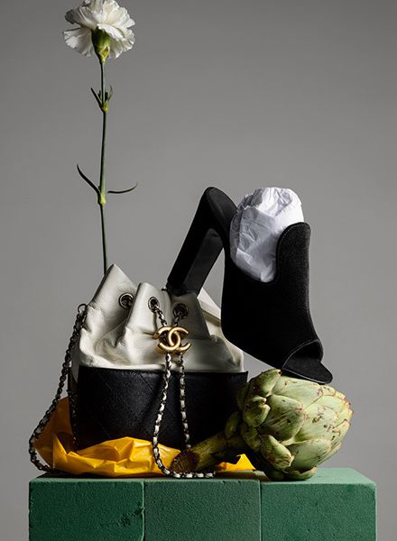 Fashion Stills Editorial im September Heft des COSTUME MAGAZINS. Fotos Frederik LINDSTRØM c/o BLINK PRODUCTION