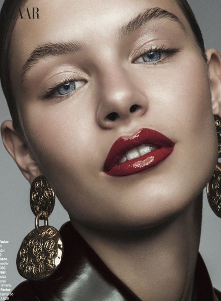 HARPER'S BAZAAR Serbia Coverstrecke mit JOHANNA S. EXCLUSIVE c/o EAST WEST MODELS