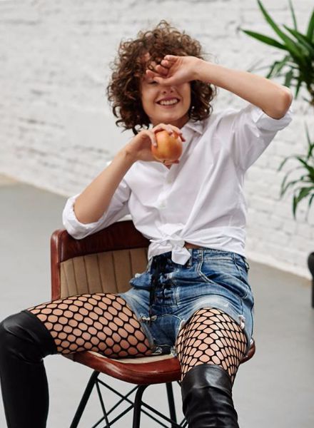 Fashion editorial in ELLE Poland starring LOUISA MODEL Julia S., with photos by Marcin Kempski