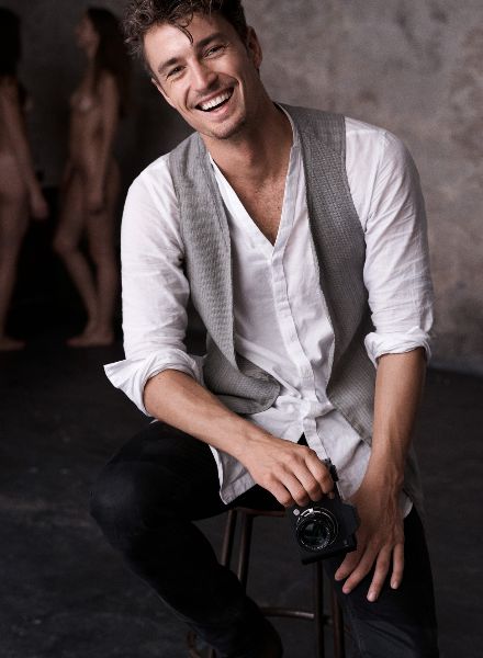 'Stilecht' - Fotograf, Blogger und bekennender Nudist Simon Lohmeyer im L‘Oréal Men Expert Advertorial der GQ - Fotos MAX VON TREU