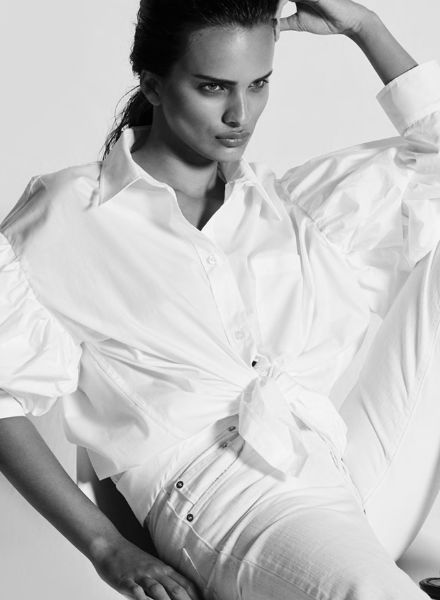 Model Taynara in L'OFFICIEL Latvia - styling Susanne MARX c/o 21AGENCY, photos: Alex Schier
