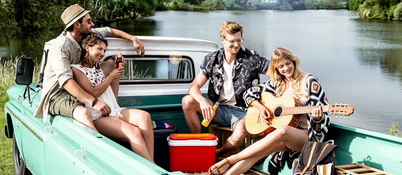 'Do something good for your car, it's also part of the family' - BOSCH Car Service ad with no less than four models from BRÜDERCHEN & SCHWESTERCHEN