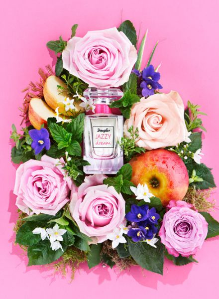 DOUGLAS Fragrances Ingredienzien-Shoot von Fotograf Immo Fuchs - das Still Styling von Kirsten BENOUFA c/o LIGAWEST