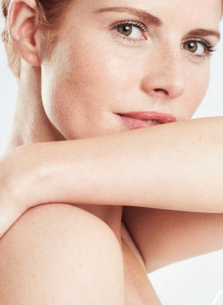 'Sensible Pflege. Starker Schutz' - ALLPREMED Skincare Schaum-Creme Kampagne, fotografiert von ANNA TARRIN