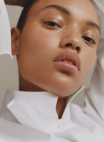 Spring 18 Looks in dem  WSJ-Editorial Mai '18 featuring Model Lameka Fox - Fotos Benjamin VNUK c/o LUNDLUND, Styling Laura Stoloff