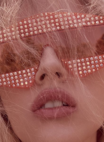 GUCCI Special featuring Leontyna Sirinova & Aneta Mestanova in ELLE Czech – the spread and a well-blended selfie by star photographer ANDREAS ORTNER for you on GoSee