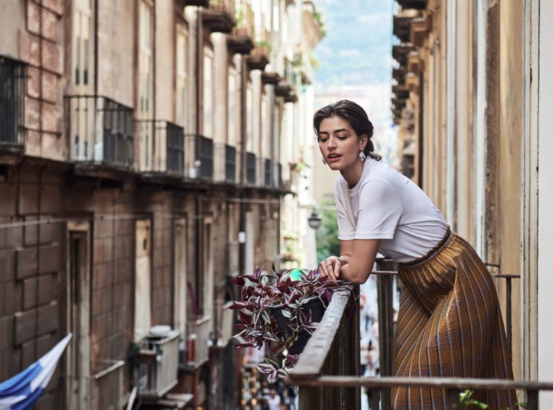 'Don’t be upsetti, eat some spaghetti...' Ana Stefanescu in the VIERI Jewelry campaign by Eric FRIDEEN c/o SONJA HEINTSCHEL