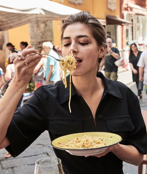 'Don’t be upsetti, eat some spaghetti...' Ana Stefanescu in the VIERI Jewelry campaign by Eric FRIDEEN c/o SONJA HEINTSCHEL