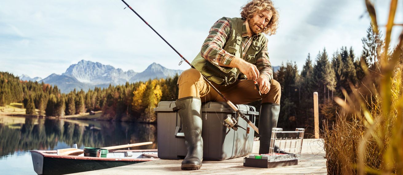 Jens Görlich photographs the AUER Packaging campaign with model Christian c/o BRODYBOOKINGS