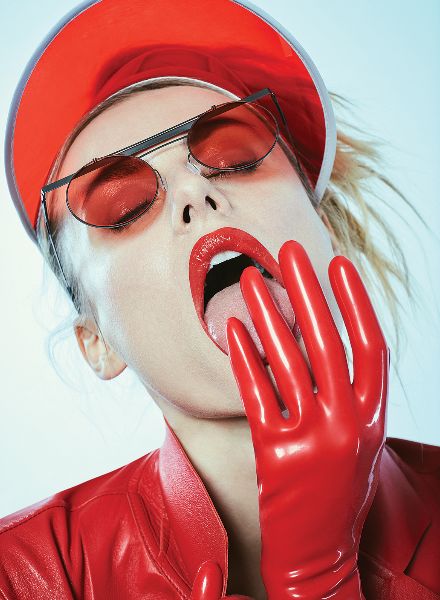 'FETISCH' sexy Editorial für das Eyewear Fashion Magazin Spectr von Sacha Tassilo Höchstetter 
