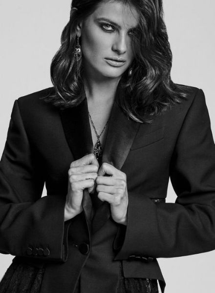 'Attitude' – top model Isabeli FONTANA c/o LOUISA MODELS in the cover spread of ELLE Serbia November '18, photographed by Dawid Klepadlo, styling: Pablo Patane