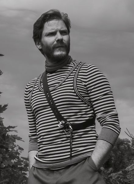 The big 'Desire' with actor Daniel Brühl for ZOO magazine #60 - grooming by Kerstin HOFFMANN c/o BASICS.BERLIN, photos: Sandor Lubbe
