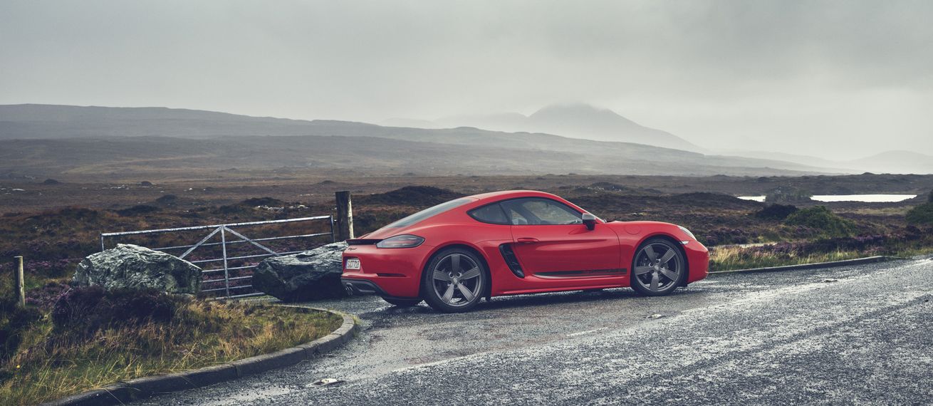 Pure. Authentic. Rough – MARC AND DAVID photograph the global launch campaign for the PORSCHE 718T in the Scottish Highlands for KeKo