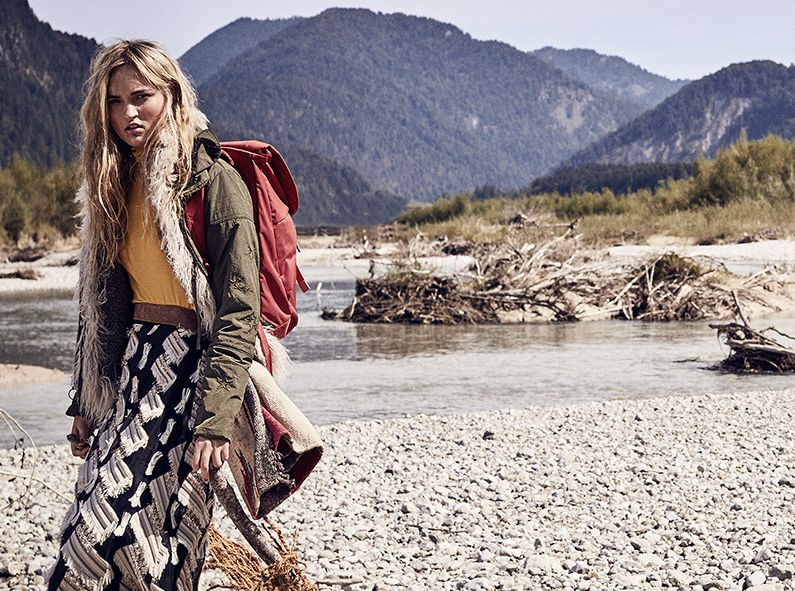 'Wild Life' made in Germany - Sacha Tassilo Höchstetter fotografiert Model Sophia Scheffner für das AJOURE Magazin, Styling Trang Cao, Hair & Makeup Sabine Oberhuber