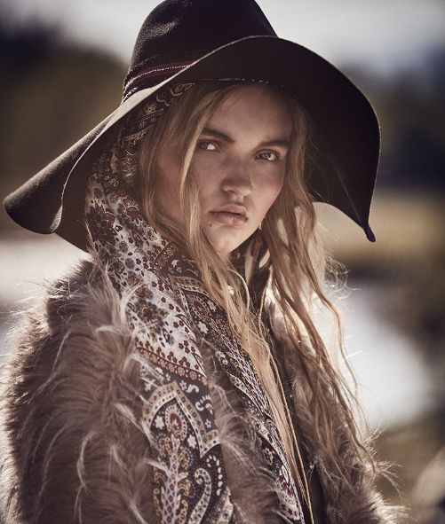 'Wild Life' made in Germany - Sacha Tassilo Höchstetter fotografiert Model Sophia Scheffner für das AJOURE Magazin, Styling Trang Cao, Hair & Makeup Sabine Oberhuber