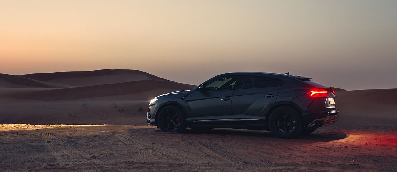 'The lightweight bull' - Marc Trautmann photographs the Lamborghini Urus in the red desert between Abu Dhabi and Dubai