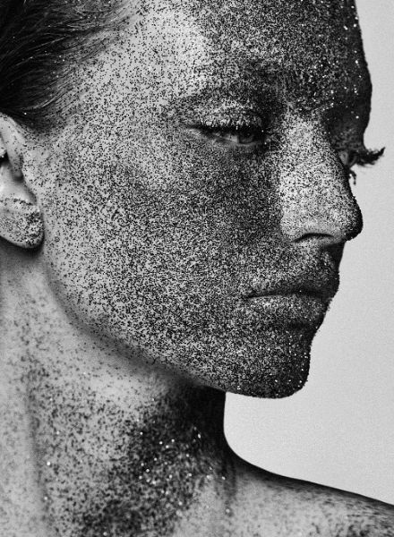 Beauty Editorial in der VOGUE PORTUGAL von Enric Galceran c/o TAKE Agency