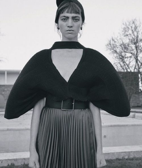 'Protagonista' - model Kate CIESIELSKA c/o VIVA MODELS Berlin presents you wonderful fashion in FLAIR GERMANY March 2019