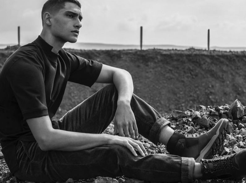 Romantic Warriors - Mert Alas and Marcus Piggott fotografieren die FS 2019  DSQUARED2 Kampagne, mit dabei: upcoming Male Model Jordan GENIDOGAN c/o VIVA MODELS Berlin