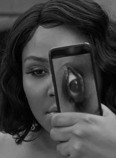 'Cuz I Love You' - Sängerin Lizzo stürmt mit ihrem 'Juice' an die Chartspitze und ist im BLONDE Magazin mit Makeup von Mischka HART c/o BASICS.BERLIN zu bewundern
