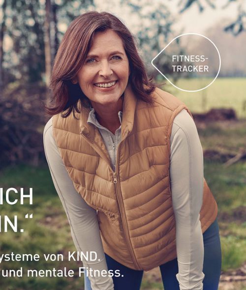 Jan KOPETZKY c/o KLAUS STIEGEMEYER fotografiert für die Agentur Jung von Matt mit Kyra Braatz im Art Buying Anzeigenmotive für die neuen smarten Hörsysteme von KIND
