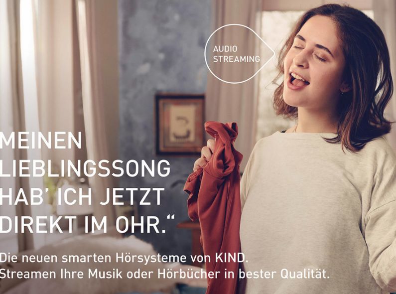 Jan KOPETZKY c/o KLAUS STIEGEMEYER fotografiert für die Agentur Jung von Matt mit Kyra Braatz im Art Buying Anzeigenmotive für die neuen smarten Hörsysteme von KIND