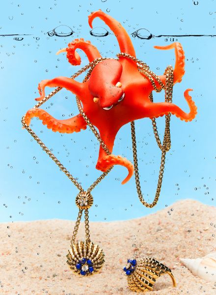Schmuck am Haken - Wolf-Dieter BÖTTCHER c/o STILLSTARS fotografiert verspielte Unterwasserschmuckstrecke für die INSTYLE, Styling Theresa Pichler