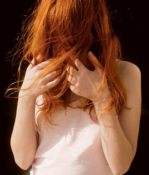 GoSee loves ... Anni Leppälä 'hyle | curtain | backdrop' – a poetic artists book by the Finnish photographer from the Helsinki School on the connection between individual photos and non-linear stories (Kehrer Publishing)