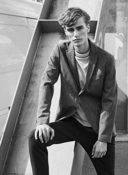 Male Model Marc SCHULZE c/o VIVA MODELS in der L'OFFICIEL Lithuania, fotografiert von Christoph Musiol, Styling Bodo Ernle & Grooming Tony Lundström
